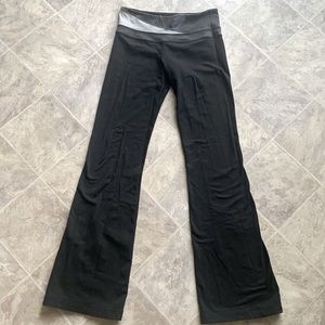 Lululemon Sz. 4 Reversible Flare 31”